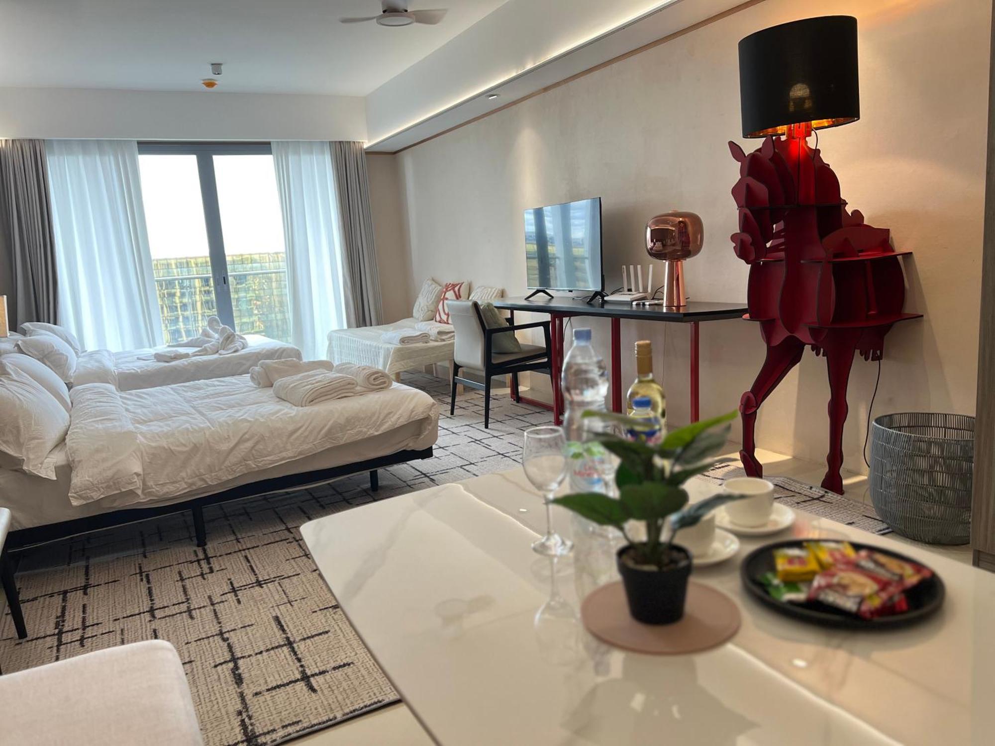 Luxurious European Style Penthouse Modern Apart Ment Cross City Of Dreams Okada Solaire Moa Airport مانيلا المظهر الخارجي الصورة